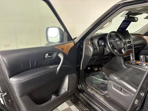 Used 2021 Nissan Armada SL w/ Captain's Chairs Package AWD/4WD image 12