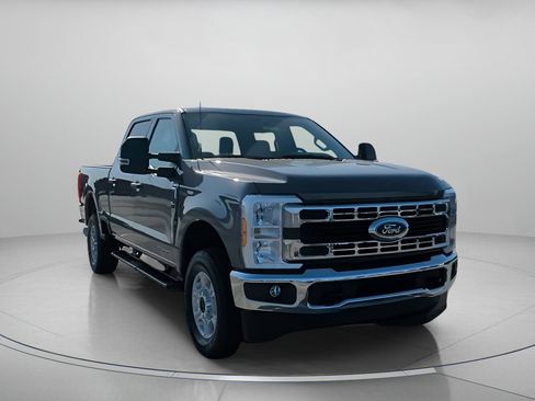 New 2026 Ford F250 XLT image 3