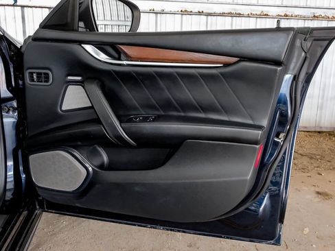 Used 2019 Maserati Ghibli S GranLusso RWD image 47