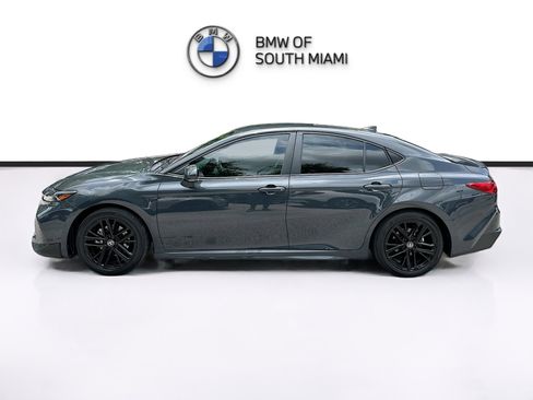 Used 2025 Toyota Camry SE w/ Convenience Package FWD image 4