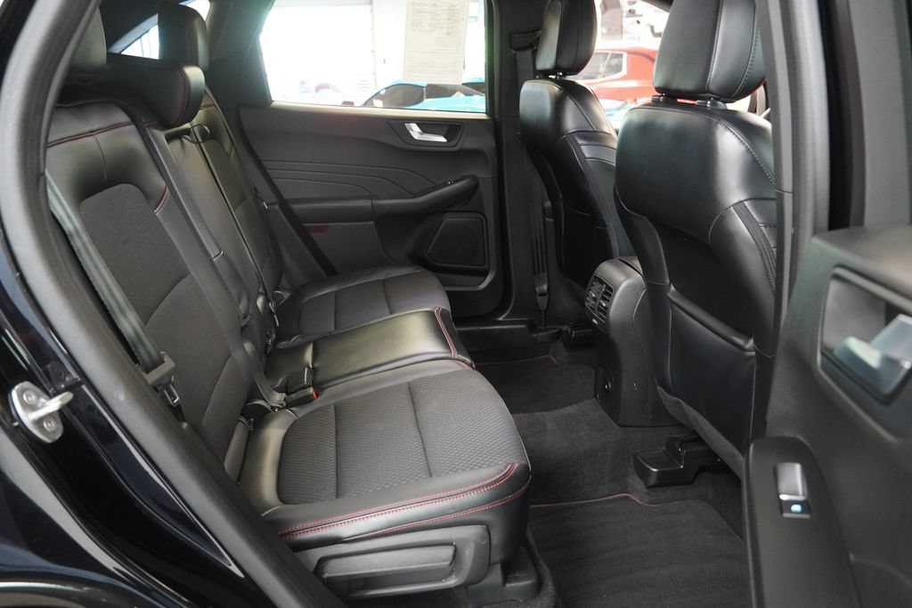 Used 2023 Ford Escape ST-Line Select w/ Tech Pack #1 AWD/4WD image 31