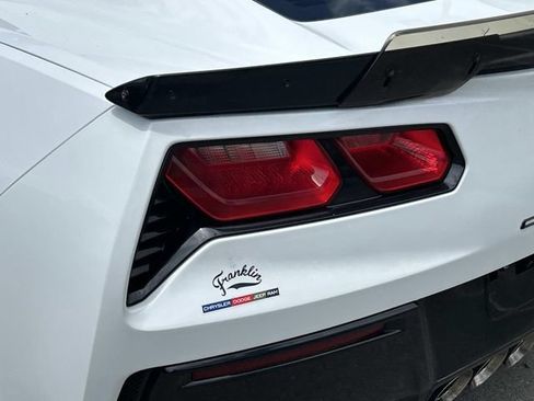 Used 2019 Chevrolet Corvette Stingray Coupe RWD image 9