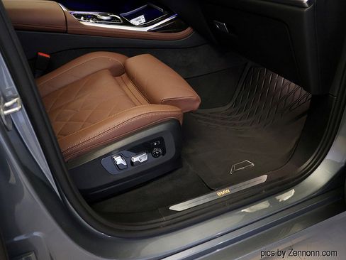 Certified 2024 BMW X7 xDrive40i image 38