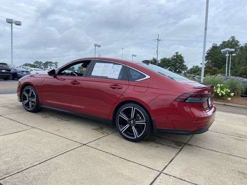 Used 2023 Honda Accord Sport image 8
