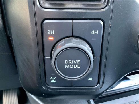 Used 2023 Ford F250 Lariat w/ Sport Appearance Package AWD/4WD image 29