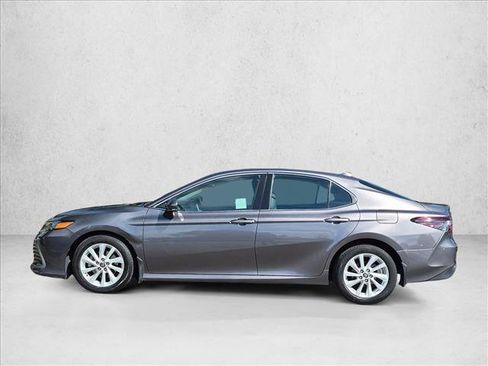 Used 2022 Toyota Camry LE w/ Convenience Package FWD image 9