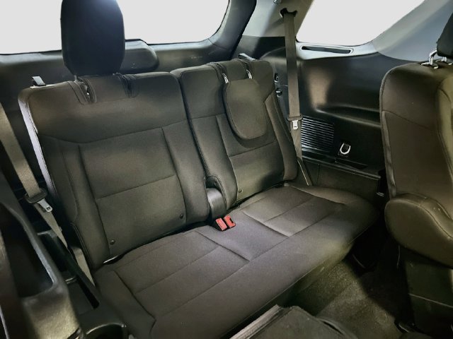 Used 2024 Ford Explorer XLT AWD/4WD image 26