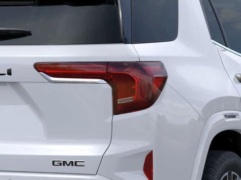 New 2026 GMC Terrain Denali w/ LPO, Black Badging Package AWD/4WD image 11