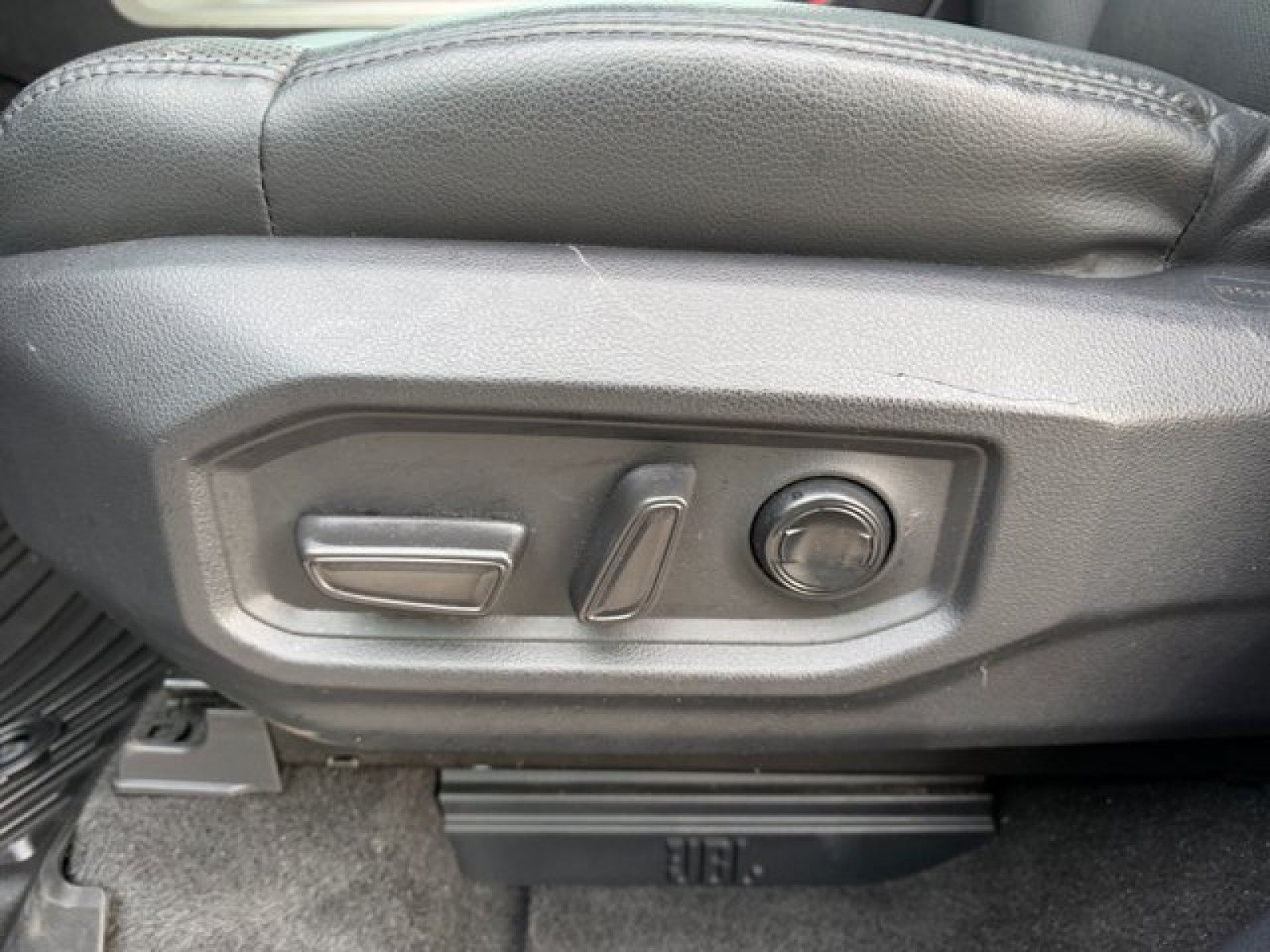 Used 2023 Toyota Tundra Limited AWD/4WD image 11