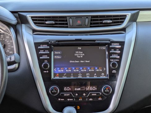 Used 2017 Nissan Murano SV image 18