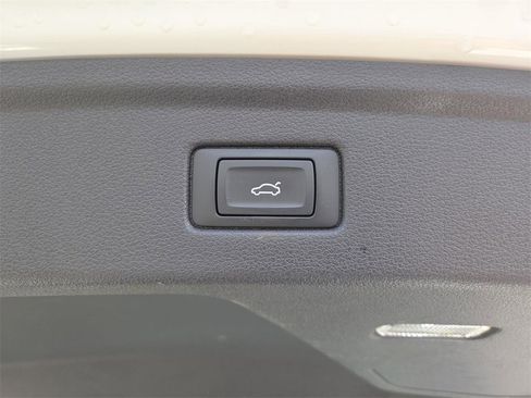 Used 2022 Audi A5 2.0T Premium image 8