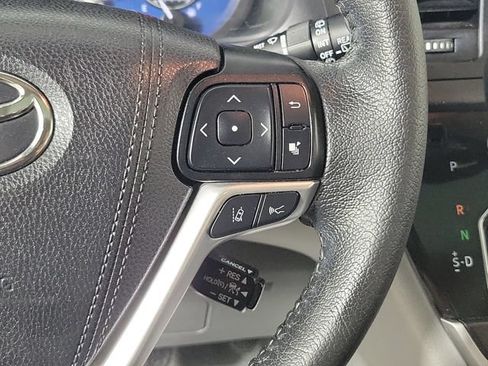 Used 2020 Toyota Sienna XLE Premium FWD image 26