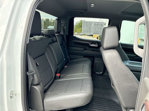 Used 2022 GMC Sierra 1500 SLT image 25