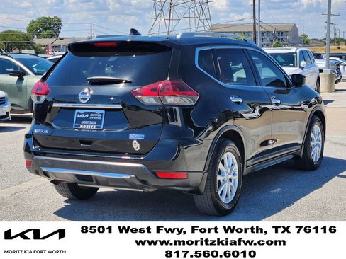 Used 2019 Nissan Rogue S w/ Special Edition Package FWD image 4