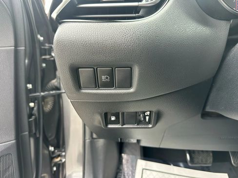 Used 2019 Toyota C-HR LE image 22