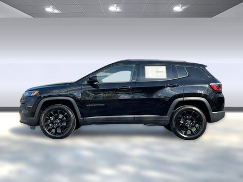 New 2026 Jeep Compass Latitude image 2