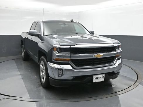 Used 2018 Chevrolet Silverado 1500 LT w/ Texas Edition RWD image 17