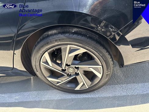 Used 2024 Hyundai Elantra Limited FWD image 12