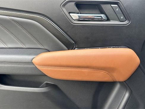 Used 2023 GMC Canyon AT4 image 11