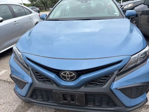 Used 2024 Toyota Camry SE w/ Convenience Package image 2