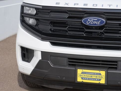 Used 2025 Ford Expedition Active image 9