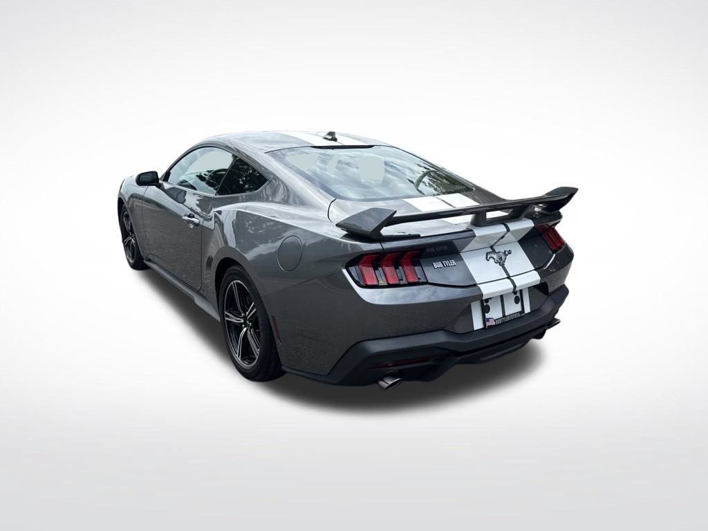 Used 2025 Ford Mustang Coupe RWD image 7