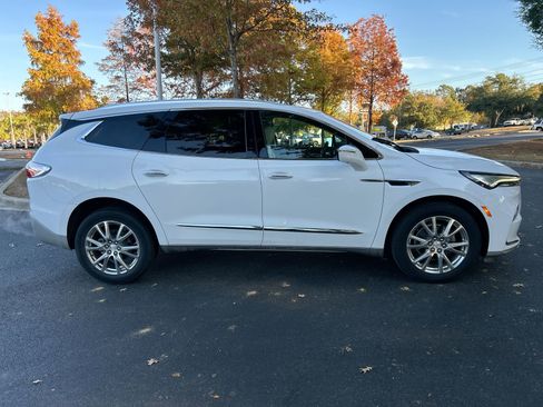Used 2022 Buick Enclave Premium w/ Experience Buick Package image 10