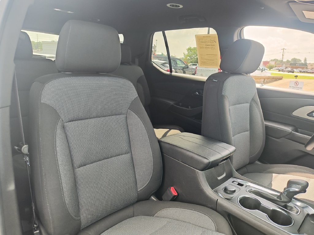 Used 2023 Chevrolet Traverse LT FWD image 26