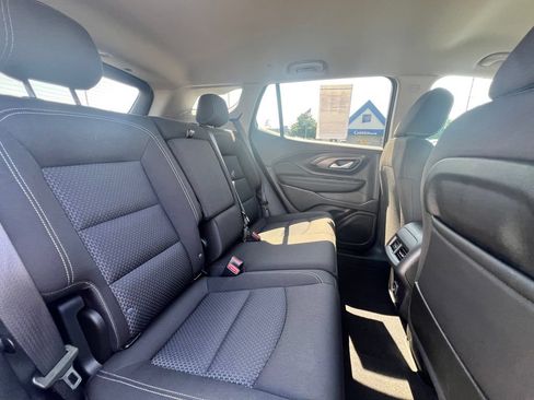 Used 2024 GMC Terrain SLE w/ Driver Convenience Package FWD image 35