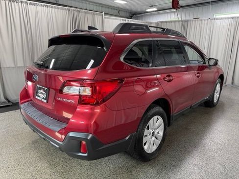 Used 2019 Subaru Outback 2.5i Premium AWD/4WD image 4