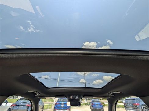 Certified 2025 Mercedes-Benz GLB 35 AMG 4MATIC image 40