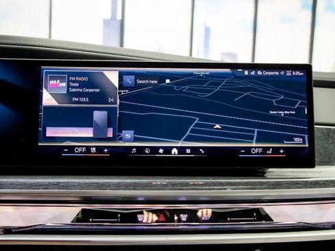 Used 2025 BMW 760i xDrive w/ Executive Package image 19