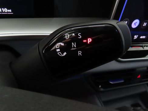 New 2026 Volkswagen Tiguan SE R-Line image 17