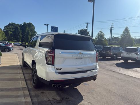 Used 2023 Chevrolet Suburban High Country AWD/4WD image 4