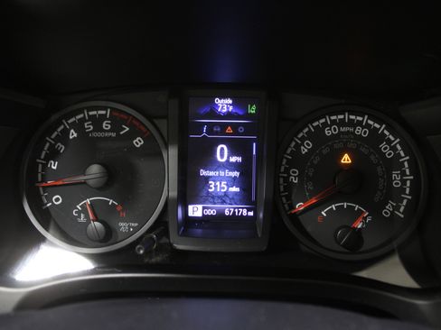 Used 2020 Toyota Tacoma SR image 12