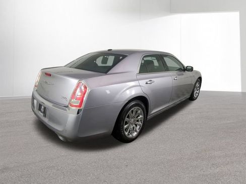Used 2014 Chrysler 300 C RWD image 12