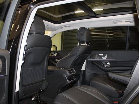Certified 2025 Mercedes-Benz GLS 450 GLS 450 image 39