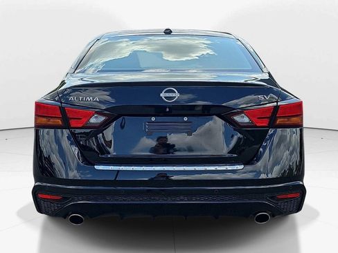 Used 2023 Nissan Altima 2.5 SV w/ SV Premium Package image 6
