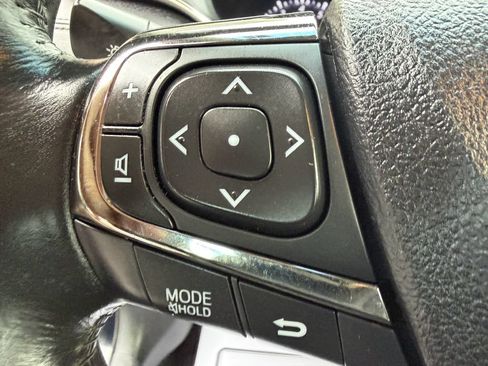 Used 2016 Toyota Avalon Limited w/ Toyota Safety Sense Package FWD image 18
