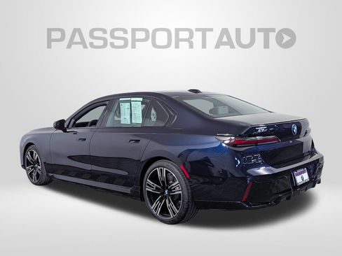 Used 2026 BMW i7 xDrive60 AWD/4WD image 3
