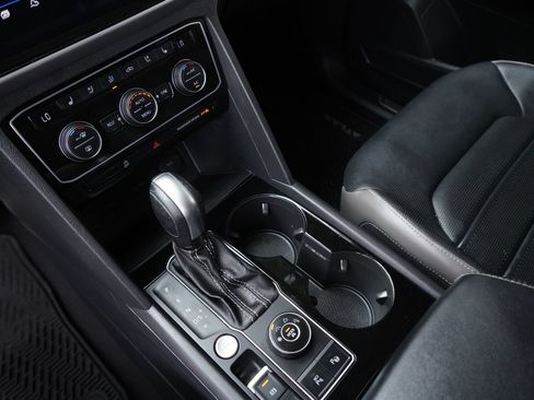 Certified 2023 Volkswagen Atlas SEL Premium AWD/4WD image 18