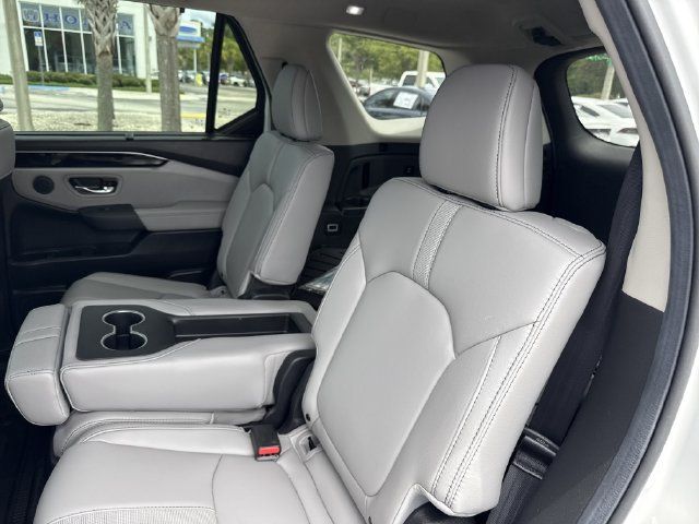 New 2025 Honda Pilot Touring image 24