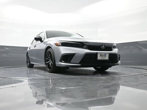 Used 2024 Honda Civic Sport image 25