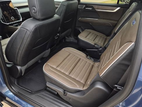 New 2026 GMC Acadia Denali Ultimate w/ LPO, Floor Liner Package image 12