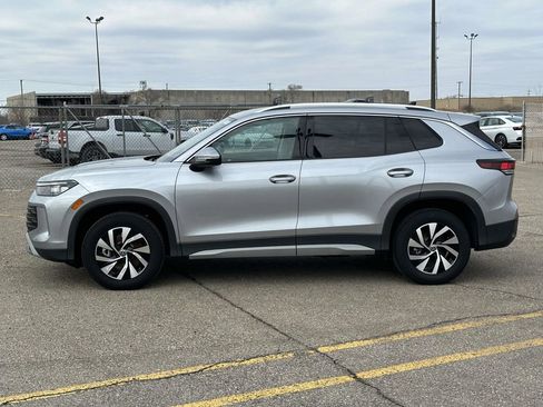 New 2025 Volkswagen Tiguan S AWD/4WD image 2