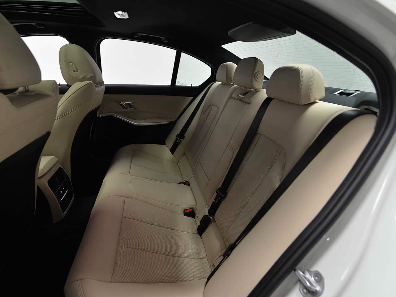 Used 2026 BMW 330i Sedan RWD image 11