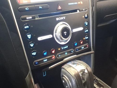 Used 2018 Ford Explorer Limited AWD/4WD image 17