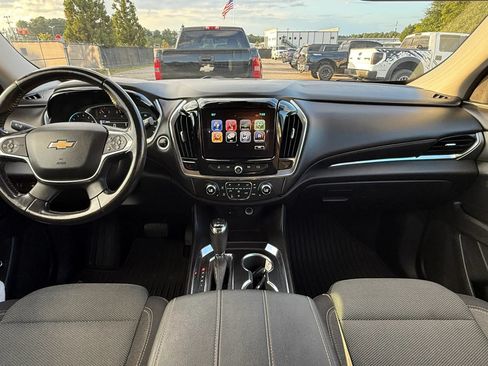 Used 2018 Chevrolet Traverse LT AWD/4WD image 3