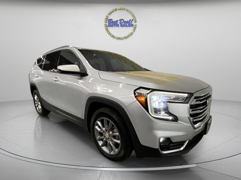 Used 2022 GMC Terrain SLT w/ Infotainment Package II AWD/4WD image 7