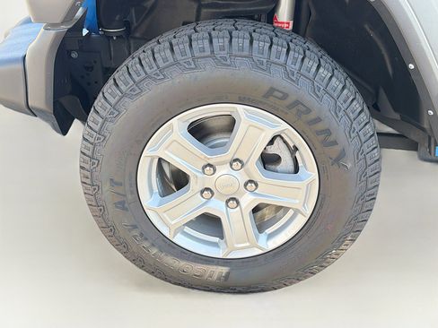 Used 2023 Jeep Wrangler Sport S image 31